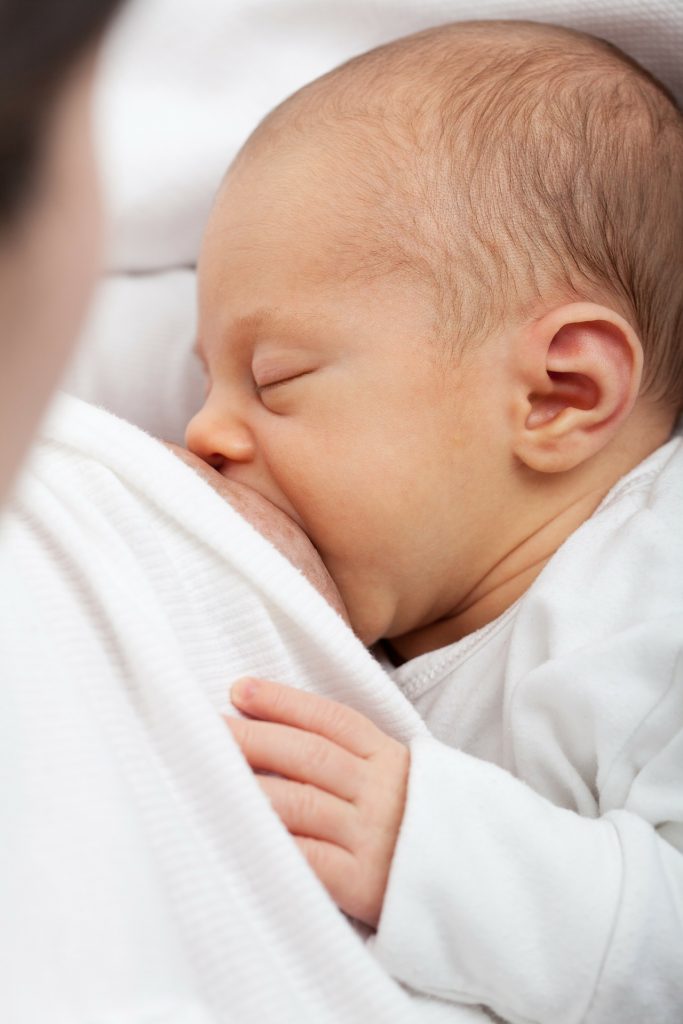 La OMS recomienda lactancia hasta los seis meses de edad