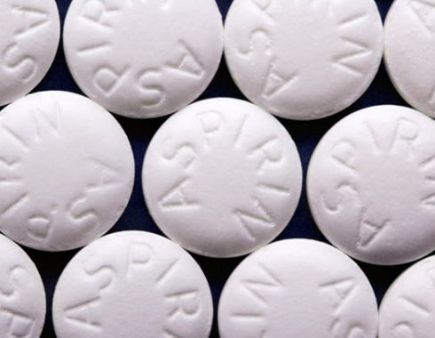 Tomar aspirina diariamente no reduce el riesgo de riesgo cardiovascular