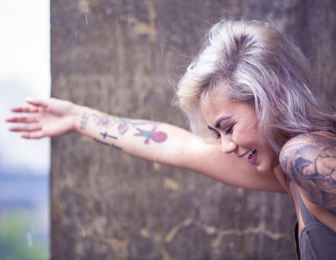 ¿Cómo un tatuaje puede ayudar a las víctimas de violencia sexual?